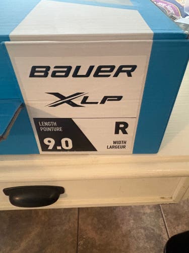 Bauer XLP Hockey Skates 9 (Used)