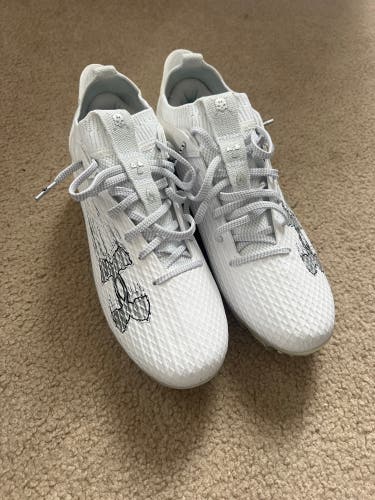 Unisex Size M 8.5 (W 9.5) Under Armour Blur Smoke 2.0 Low Top (New)