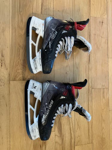 2023 Bauer Vapor X5 Pro Hockey Skates Size 4.5 (Used)