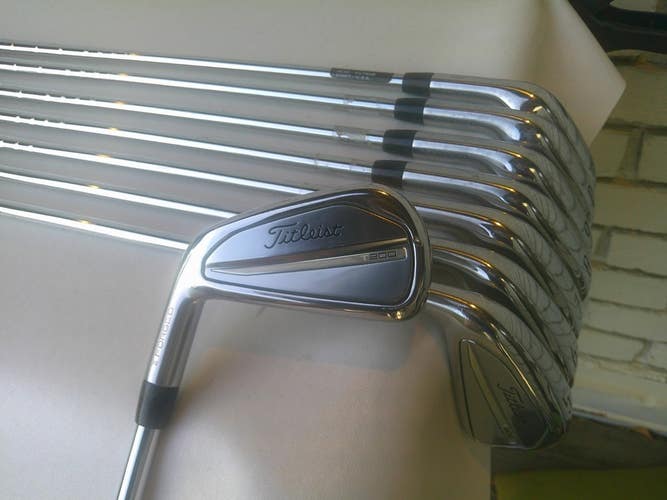 Titleist T200 Forged (4i-PW, 48*) Iron Set w/ True Temper AMT Black S300 Stiff