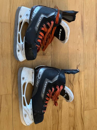 Easton Synergy EQ30 Hockey Skates Regular Width Size 5.5 (Used)