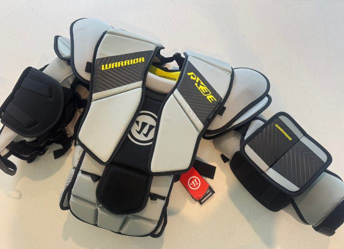 Medium Warrior RX3E+ Goalie Chest Protector (New)
