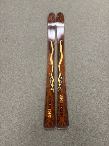*Decoration ski* Ski Logik 182 cm Skis (Used)