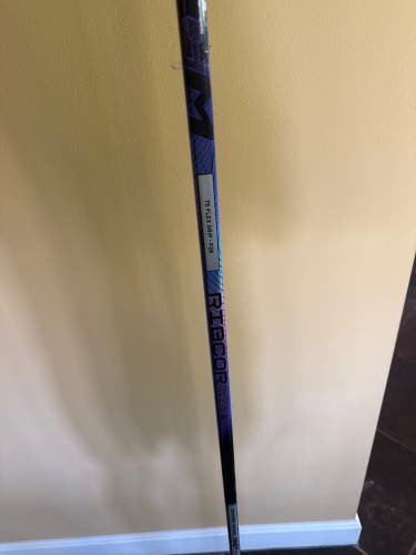 Senior CCM Ribcor Trigger 8 Pro Right Handed Hockey Stick P28 75 Flex (New)