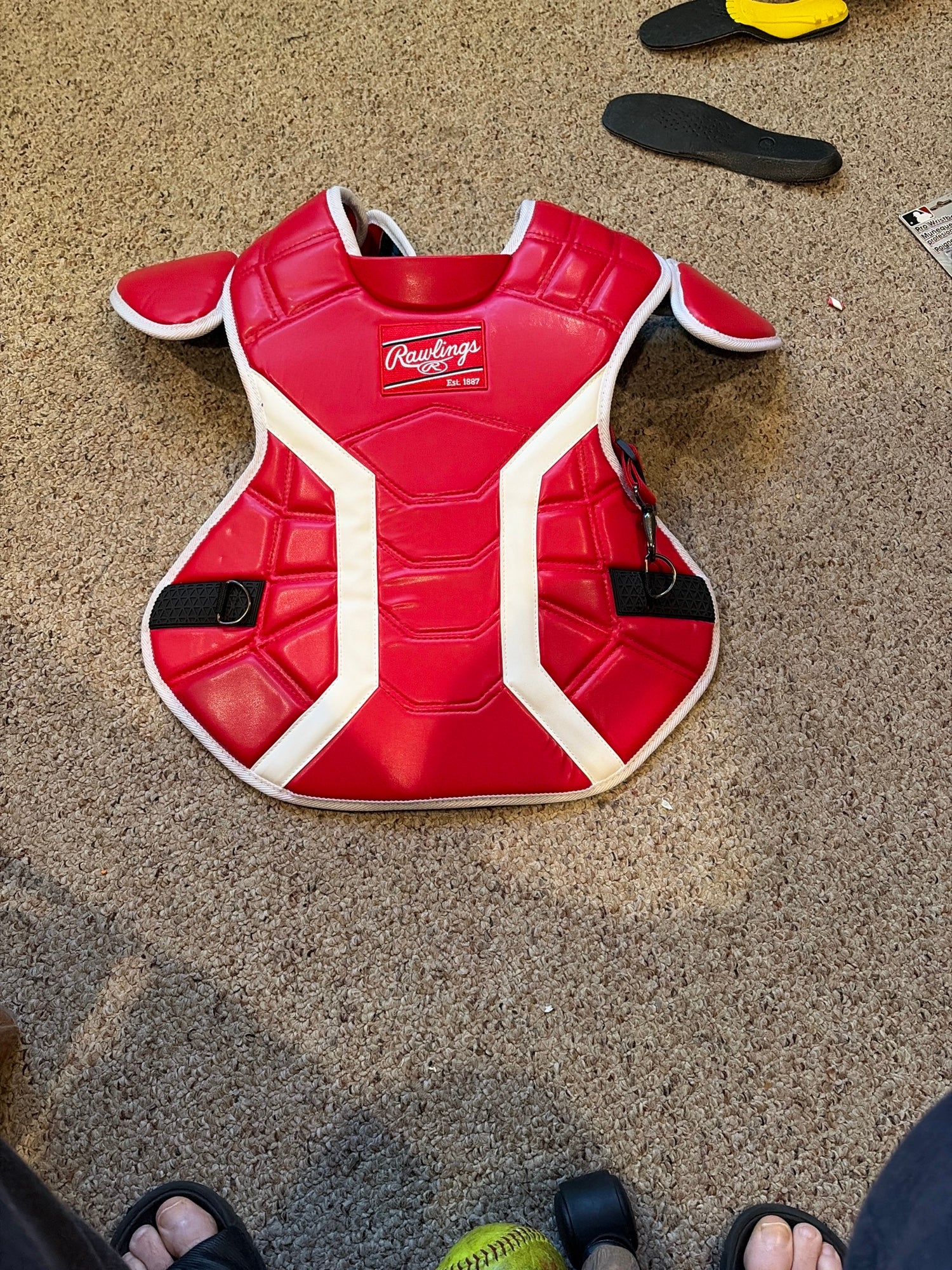 New Supreme Rawlings Catchers Chest Protecter 17 Inch