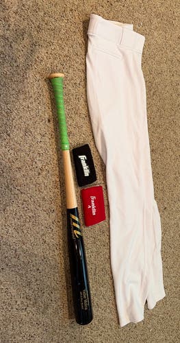 Yadier Molina Pro Issue Set