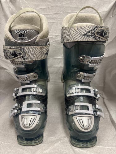 Mondo 22.5 Women's Atomic Hawx 90 All Mountain Ski Boots Soft Flex (Used)