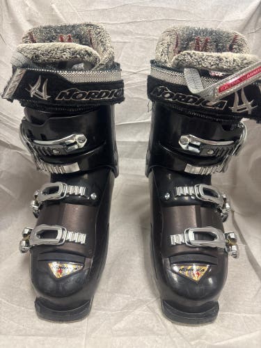 Mondo 24.5 Women's Nordica Hot Rod 70 All Mountain Ski Boots Soft Flex (Used)