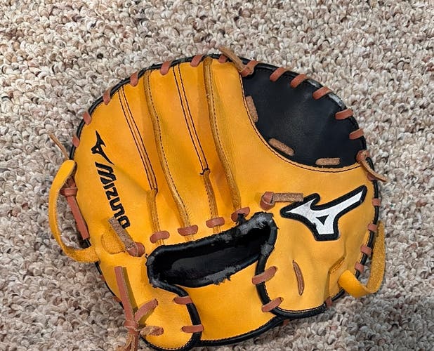 Mizuno Pancake RH Infield Baseball Glove 9.5" (Used)