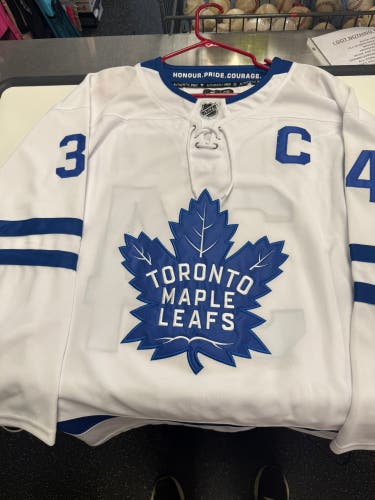 Austin Matthews Size 54 jersey