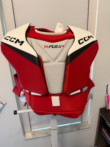 Large/Extra Large CCM YTFlex 3 Goalie Chest Protector (Used)
