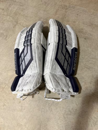 26" Vaughn Velocity VE8 Goalie Leg Pads (Used)