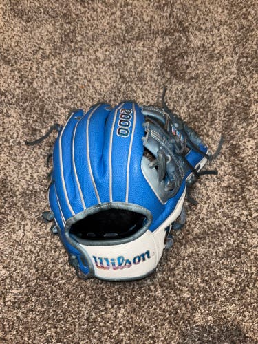 Wilson A2000 RH Infield Baseball Glove 11.5" (Used)