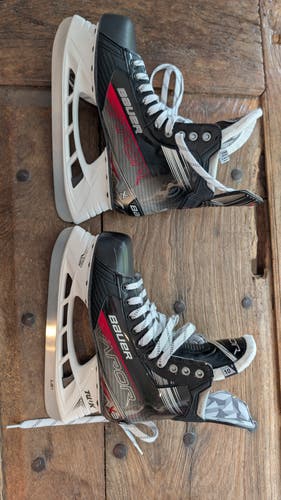 2024 Bauer Vapor X3 Hockey Skates Regular Width 10 (Like New)