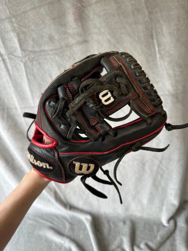 Black Wilson A950 RH Infield Baseball Glove 11.5" (Used)