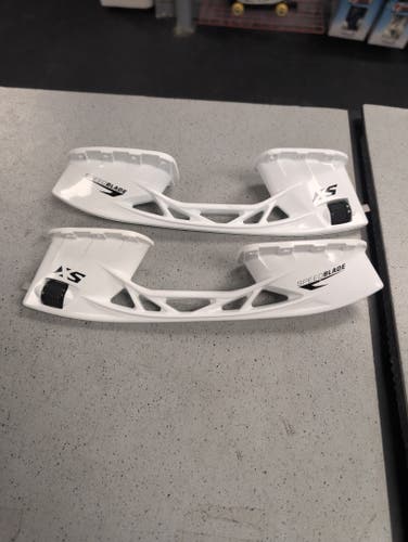 CCM SB XS 255 mm Holders Pair Right and Left Off ft8pro Large Rubber Wheel