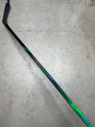 82 Flex P28 Senior Bauer Nexus Tracer Right Hand Hockey Stick (New) Pro Stock