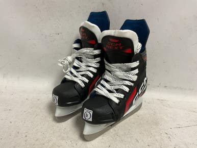 Used CCM NEXT Youth Hockey Skate Youth 11.0 11855-S000203095