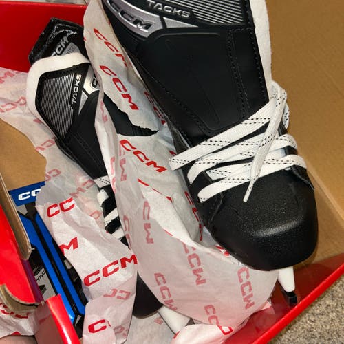 2022 CCM Tacks AS580 Hockey Skates Regular Width 13.5 (New)