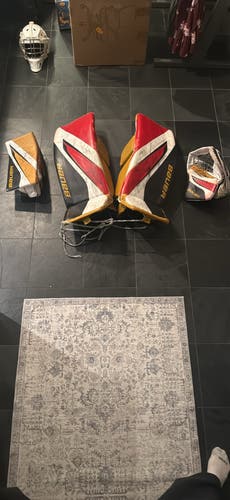 33" Bauer Hyperlite Full Right Goalie Full Set (Used)