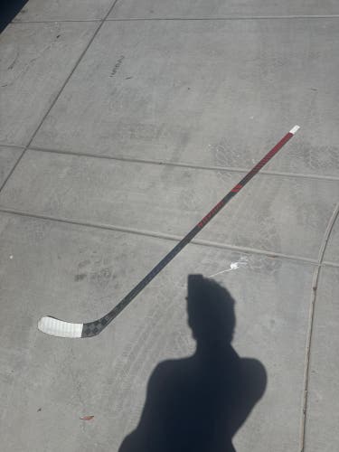 Senior Warrior Alpha LX2 Pro Right Handed Hockey Stick P28 (Zegras pro curve) 60 Flex Pro Stock