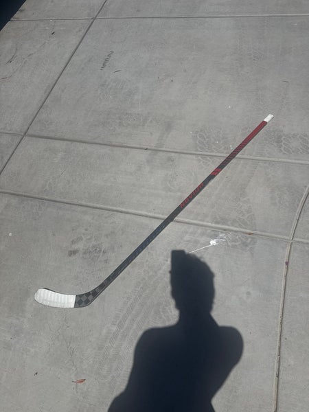 Senior Warrior Alpha LX2 Pro Right Handed Hockey Stick P28 (Zegras pro curve) 60 Flex Pro Stock