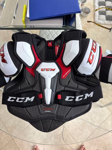 Men's Small Senior CCM JetSpeed FT4 Pro Shoulder Pads (New)