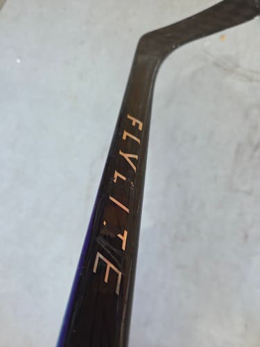Senior Bauer Vapor Flylite Hockey Stick P28 70 Flex (Used)