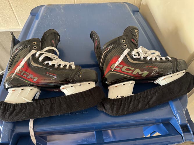 CCM JetSpeed FT8 Pro Hockey Skates Regular Width 9.5 (Used)