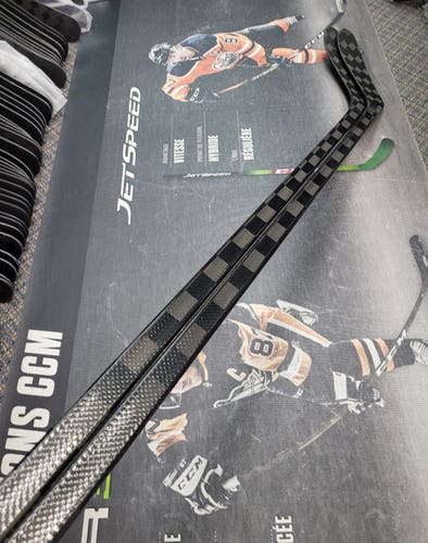 2 PACK | P28 | 55 Flex fairly NEW! CARBON Pro Extra Lite Hockey Stick Left Handed (New)