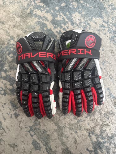 Team issue Utah Maverik M5 Lacrosse Gloves (New)