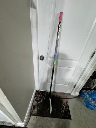 Intermediate CCM JetSpeed FT8 Pro Left Hand Hockey Stick P28 55 Flex (Used) (cut)