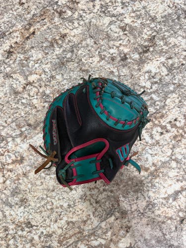 2025 Wilson RH Catcher's A2000 CM33SS Baseball Glove 33" (Used)