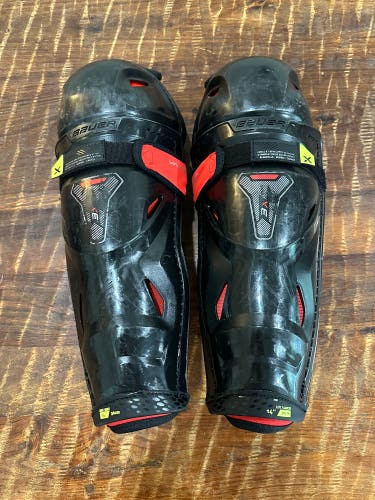 Intermediate Bauer Vapor 3X 14" Shin Pads (Used)