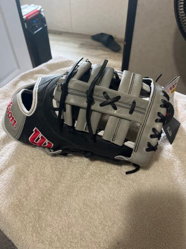 2023 Wilson A2000 LH First Base Softball Glove 12.5" (New)