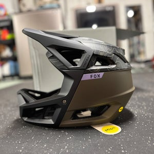 Medium Fox proframe frequency downhill mtb helmet (New)