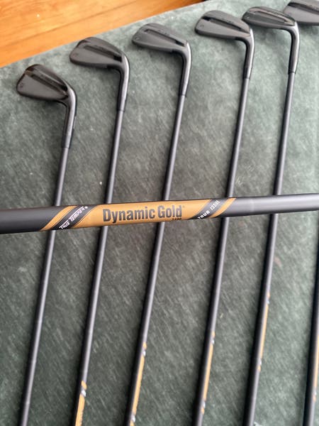 TaylorMade P790 Black Iron Set 4-PW Dynamic Gold S400 Tour Issue