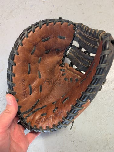 First Base LH Easton RVY3000 Baseball Glove 11.5" (Used)