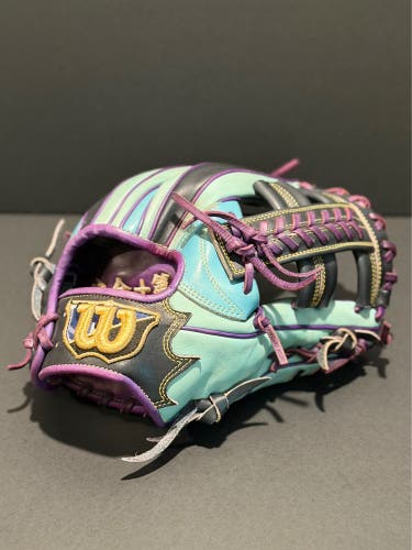 Rare Custom Japanese Wilson Staff D5 model RH Infield Baseball Glove 11.75" (Used)