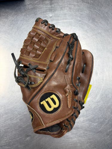 Wilson A2000 RH Baseball Glove 12" (Used)