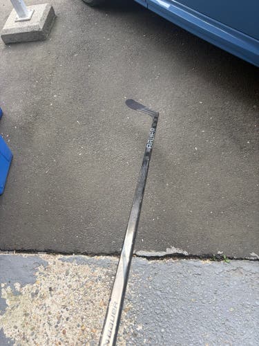 Senior Bauer Vapor Hyperlite 2 Left Hand Hockey Stick P28 77 Flex (Used)
