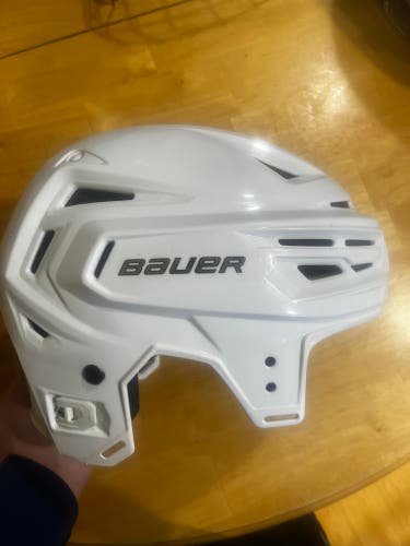 Large Bauer Re-Akt 150 Helmet (New)