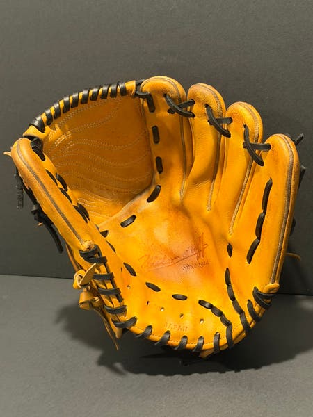 Rare Japanese Wilson Staff Kip 1W model RH Pitcher's Baseball