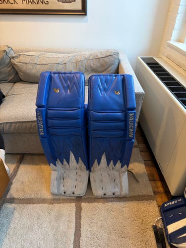 36" 2016 Vaughn Velocity V6 2000 Pro Goalie Leg Pads Pro Stock (Used)
