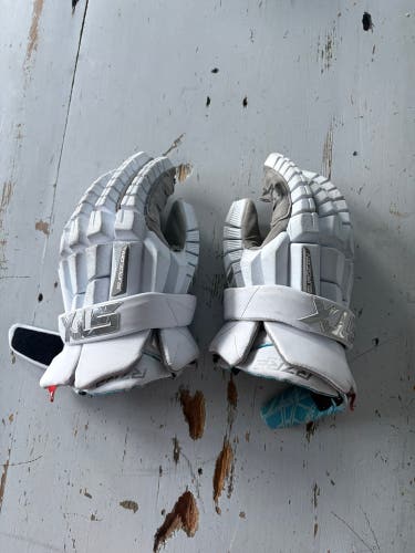 STX Surgeon RZR2 Lacrosse Gloves (Used)