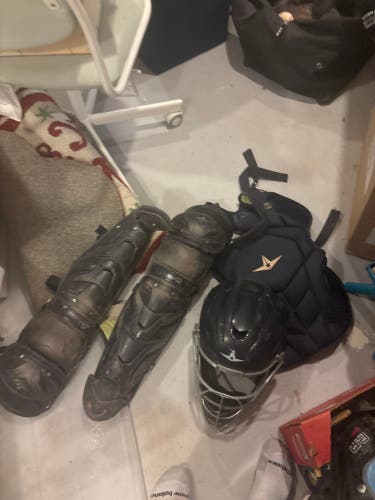 Black/Navy All Star System 7 Axis Catcher's Set (Used)