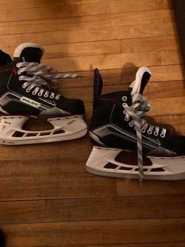 2015 Bauer Vapor X500  Hockey Skates Regular Width Pro Stock 7.5 (New)