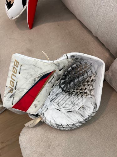 Florida Panthers // Spencer Knight Bauer Vapor Hyperlite 2 Regular Pro Stock (Used)