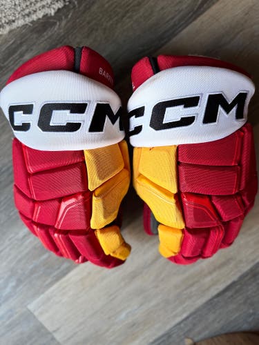 CCM HGQL Gloves 14" Pro Stock (Used) cut thumbs