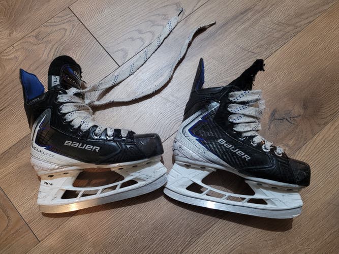 2025 Bauer Vapor Flylite Hockey Skates Regular Width 11.5 (Used)
